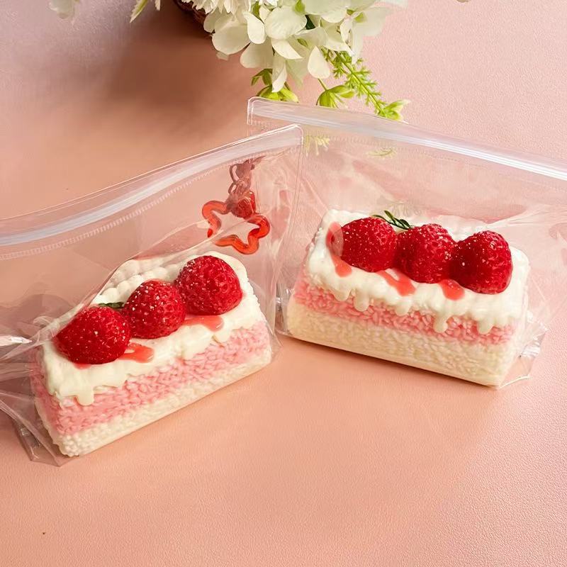 Strawberry cake squeeze