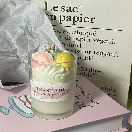 Strawberry chocolate scented candle