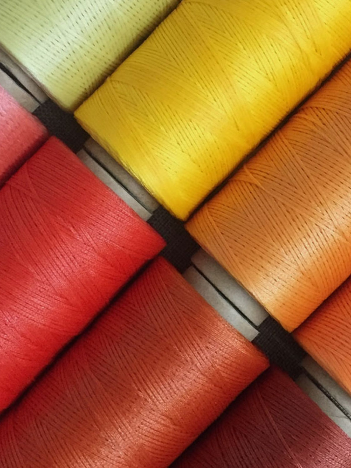 String weaving and sewing with wax thread