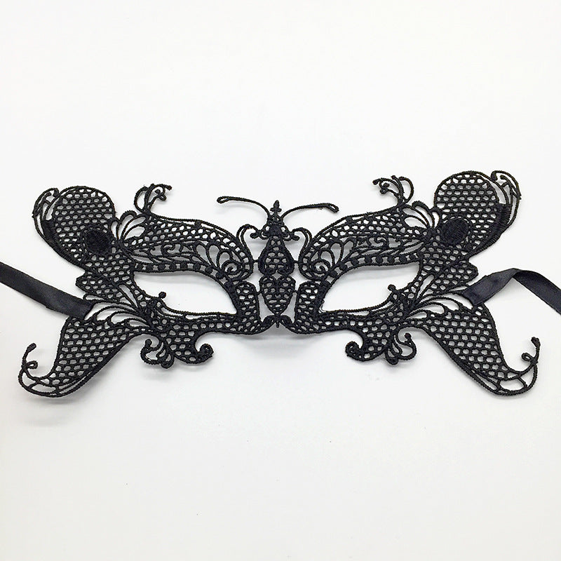 Styling Halloween masquerade