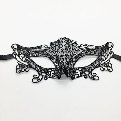 Styling Halloween masquerade