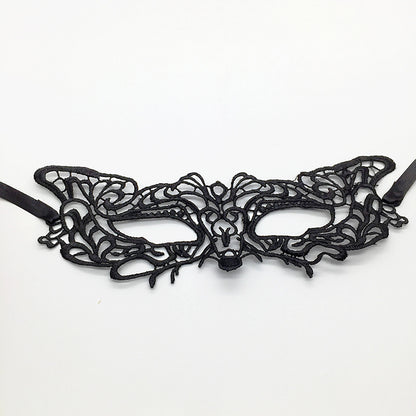 Styling Halloween masquerade