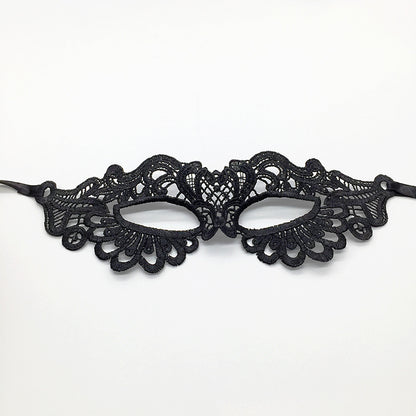 Styling Halloween masquerade