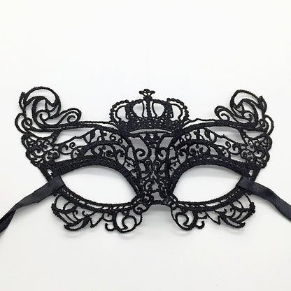 Styling Halloween masquerade