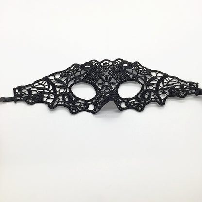 Styling Halloween masquerade
