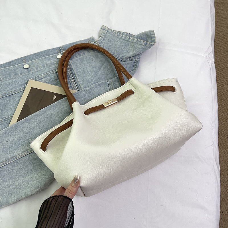 Stylish and trendy large-capacity women's shoulder bag