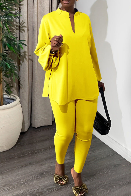 Stylish Knitted Suit Set with V-Neck Top and Tights