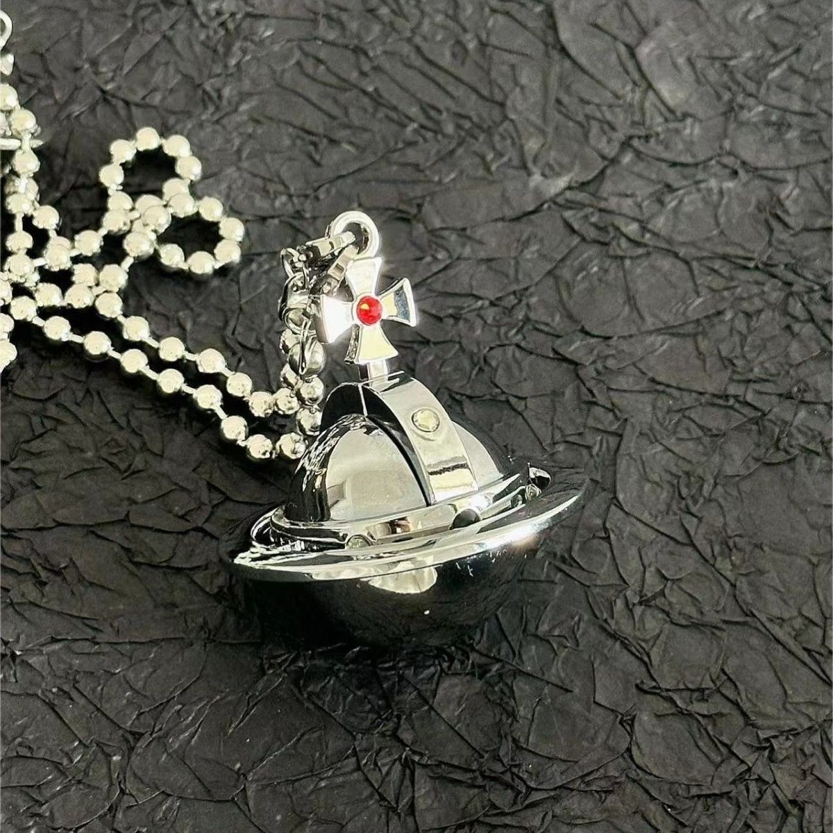 Stylish Saturn and Heart-Shaped Metal Lighter