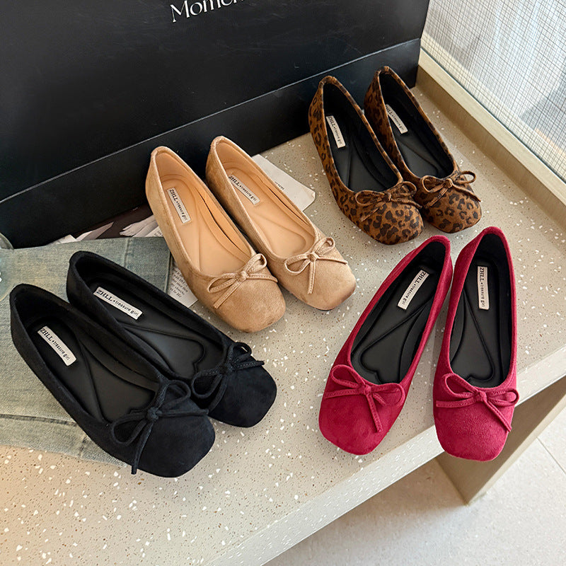 Suede flat shoes