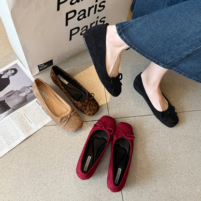 Suede flat shoes