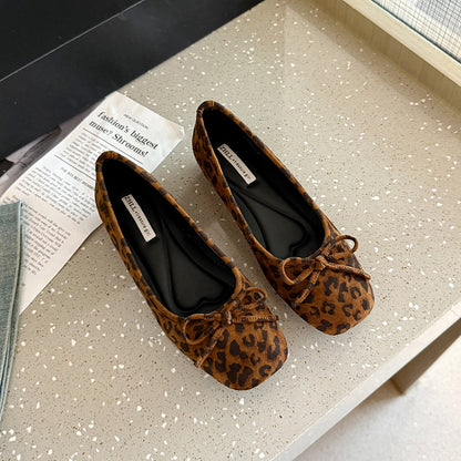 Suede flat shoes