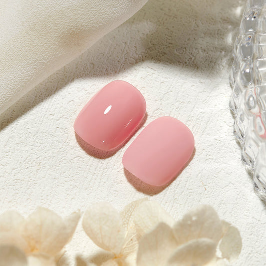 Summer chin red manicure