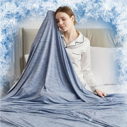 Summer coolness is provided by the air conditioning blanket.