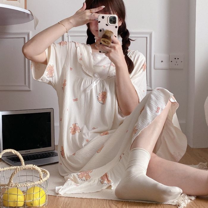 Summer long short-sleeved nightgown