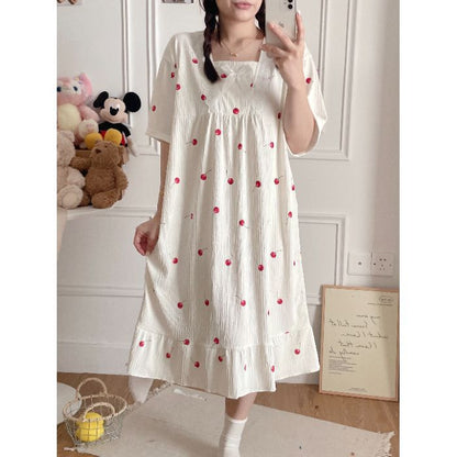 Summer long short-sleeved nightgown