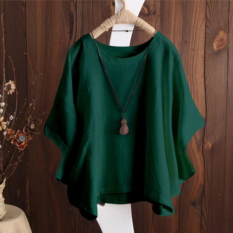 Summer top with round neck and pullover style