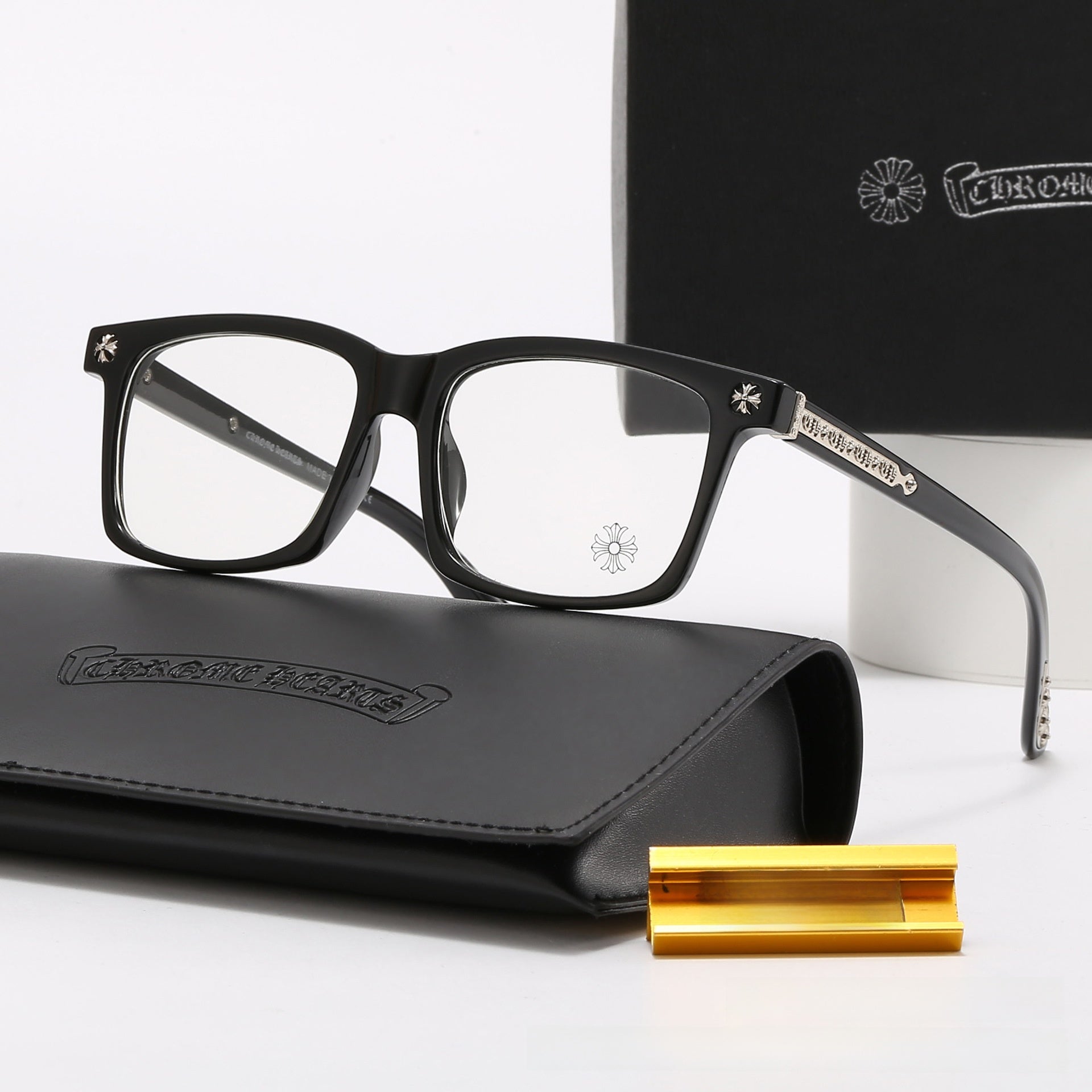 Sunglasses for both men and women with frames