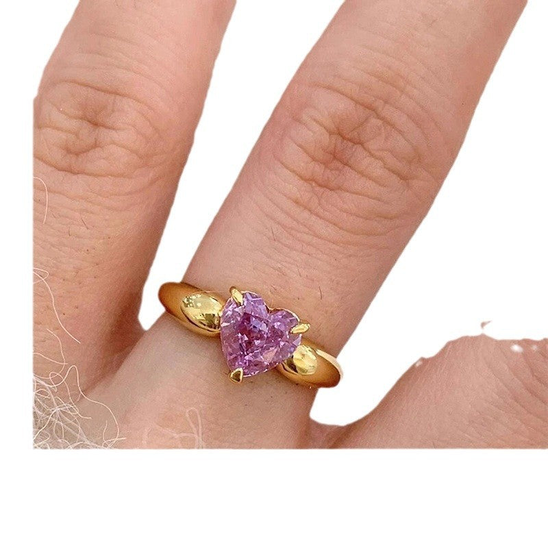Super dazzling and exquisite heart-shaped ring