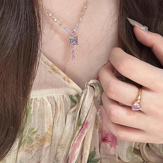 Super dazzling and exquisite heart-shaped ring
