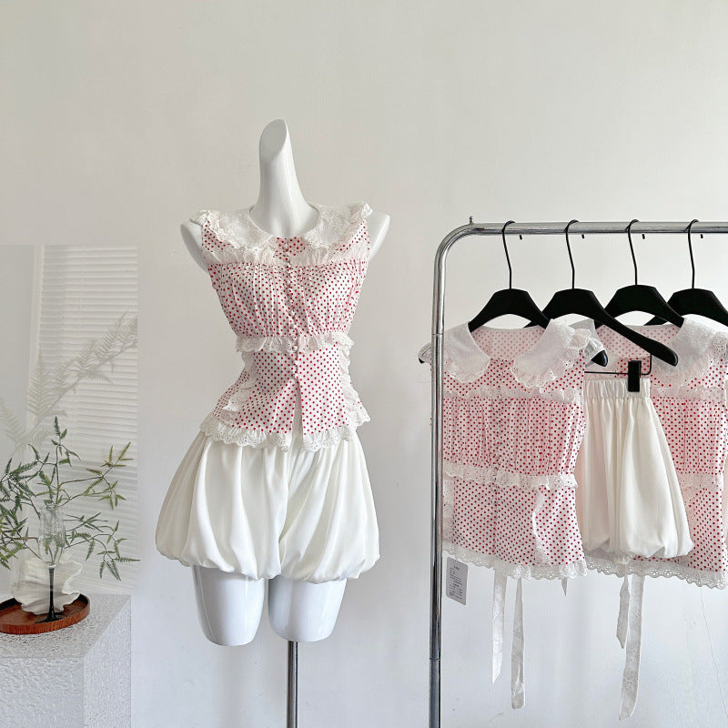 Sweet and youthful polka dot doll shirt and shorts