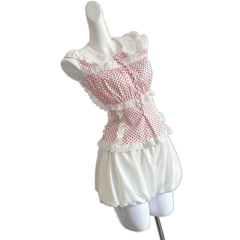 Sweet and youthful polka dot doll shirt and shorts