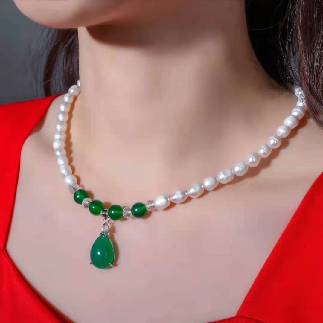 Synthetic Pearl Necklace with Heart Pendant