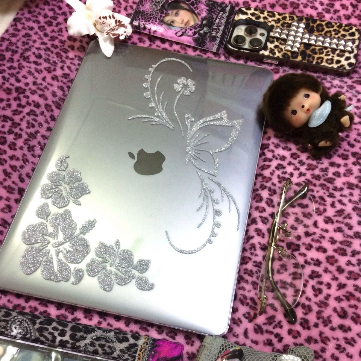 Tablet glitter stickers