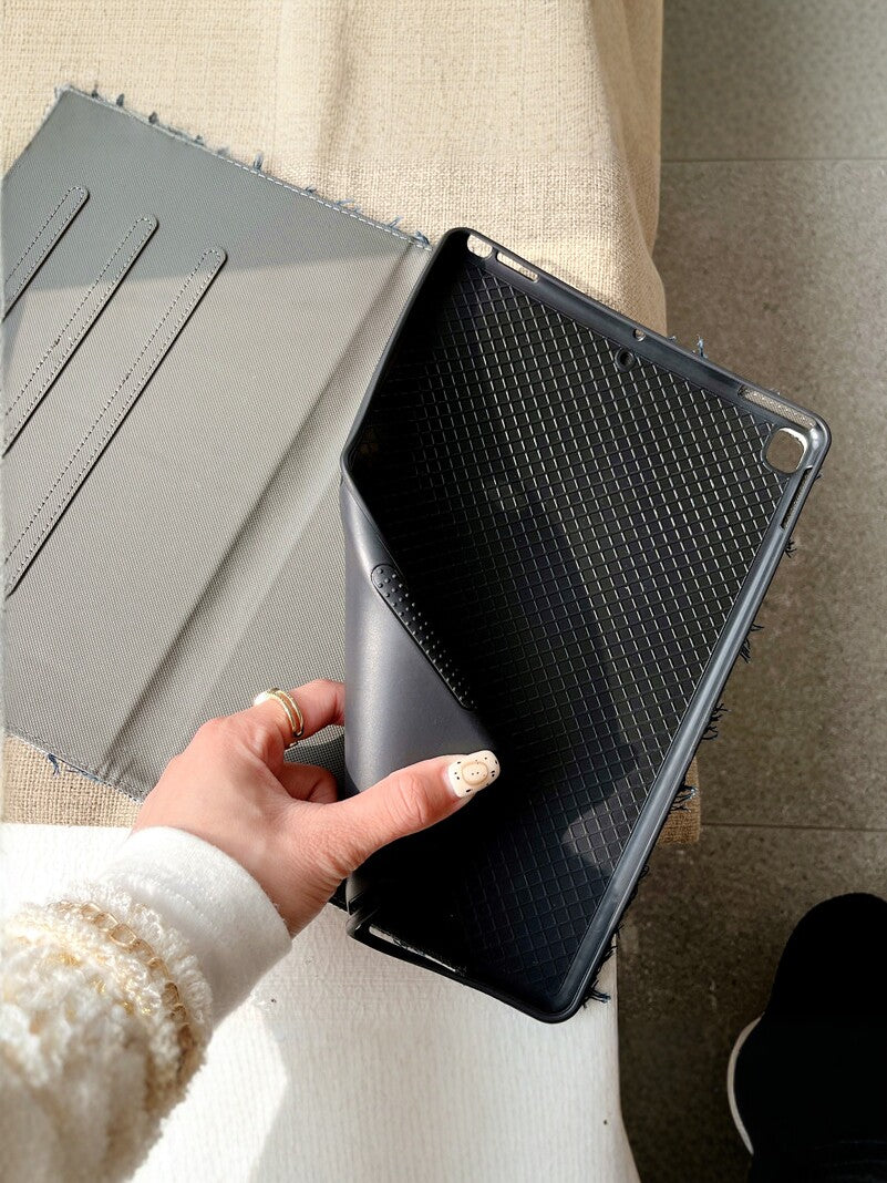 Tablet protective case with denim plaid pattern