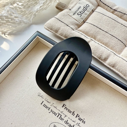 Tapered flat oyster duckbill clipper
