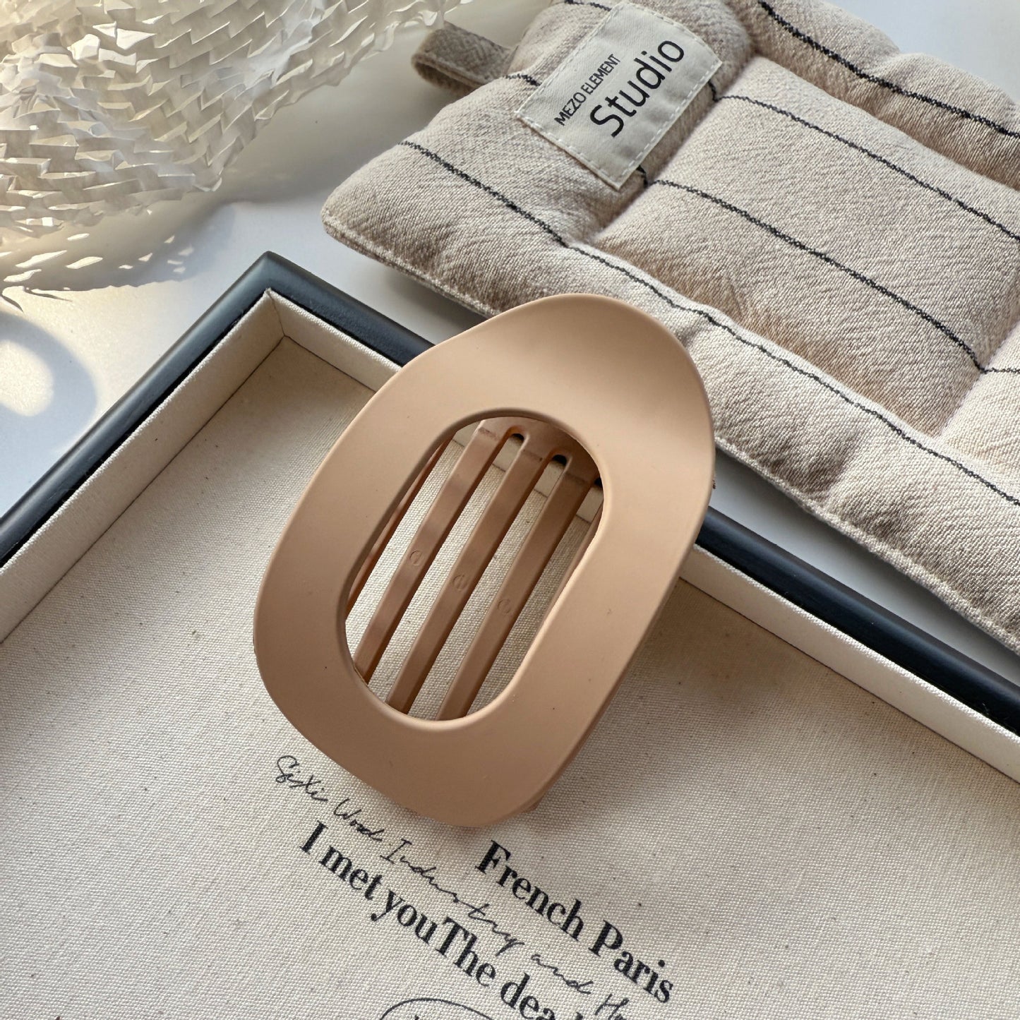 Tapered flat oyster duckbill clipper