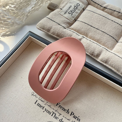 Tapered flat oyster duckbill clipper