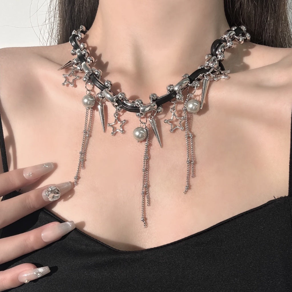 Tassel set necklace