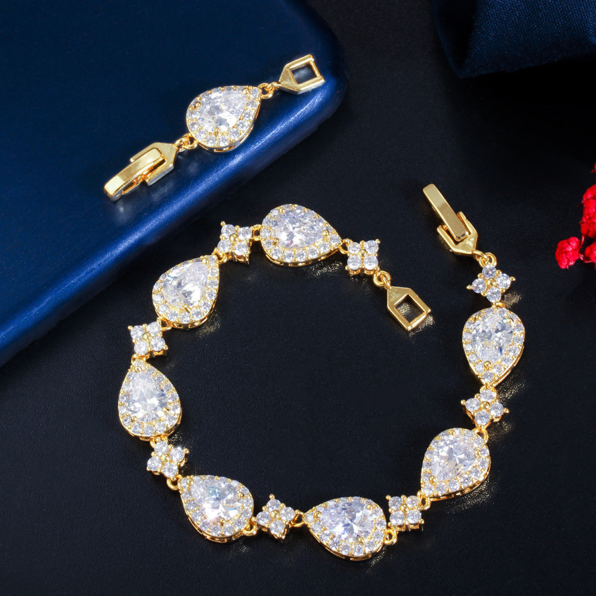 Teardrop Geometric Zircon Bracelet