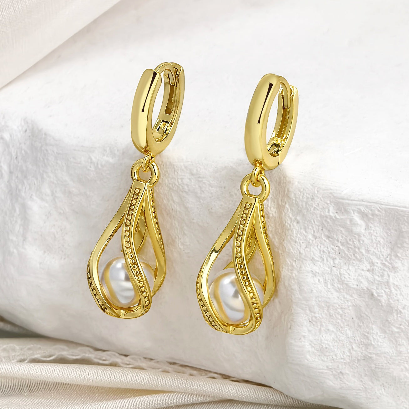 Teardrop Pearl Earrings and Necklace Set