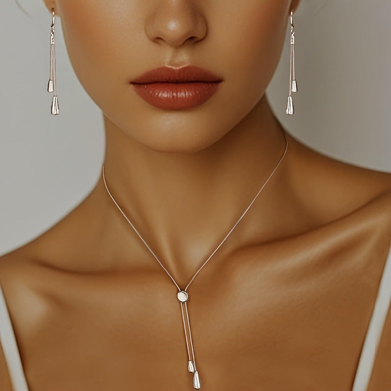 Teardrop-shaped pendant