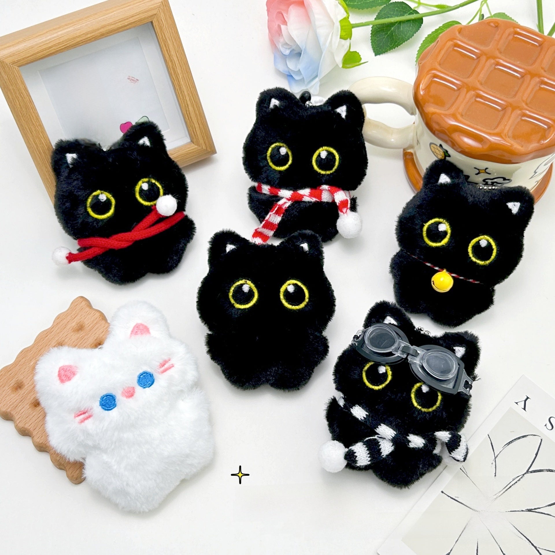 The black cat slimy coal ball doll squeaks