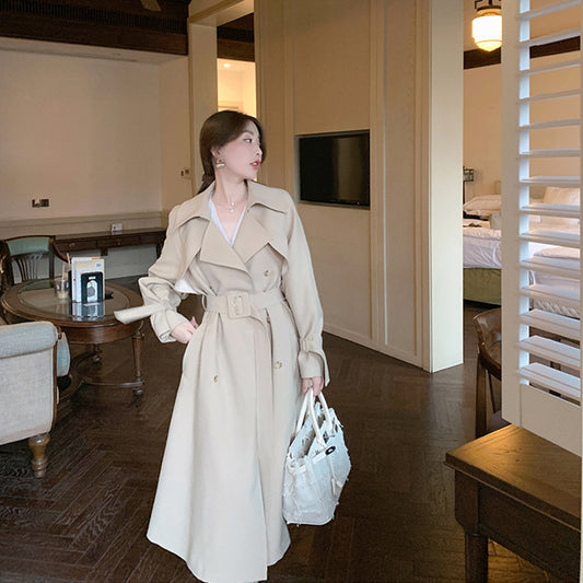 The British overcame the khaki trench coat girl