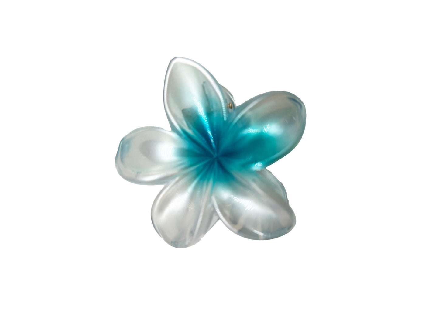 The colorful frangipani hairpin exudes a sense of sophistication