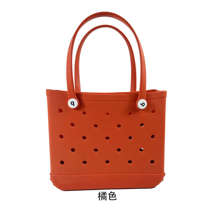 The Hole bag is an ultra-light storage bag for women's commuting