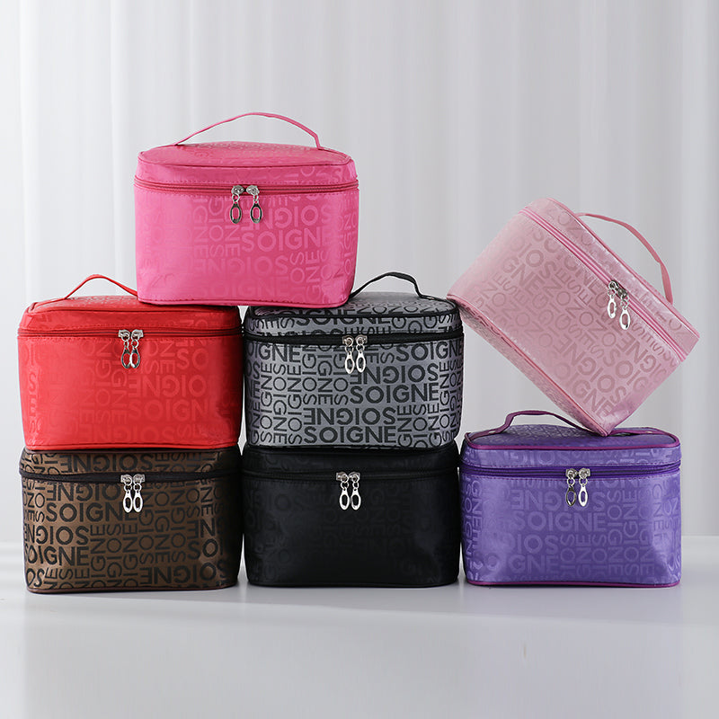 The large-capacity makeup bag is extremely popular and portable