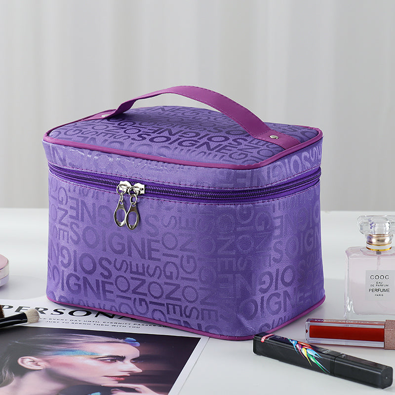 The large-capacity makeup bag is extremely popular and portable