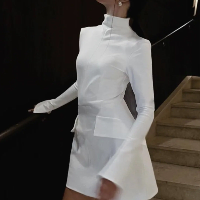 The new autumn fashion and sexy hot girl's body-hugging dress