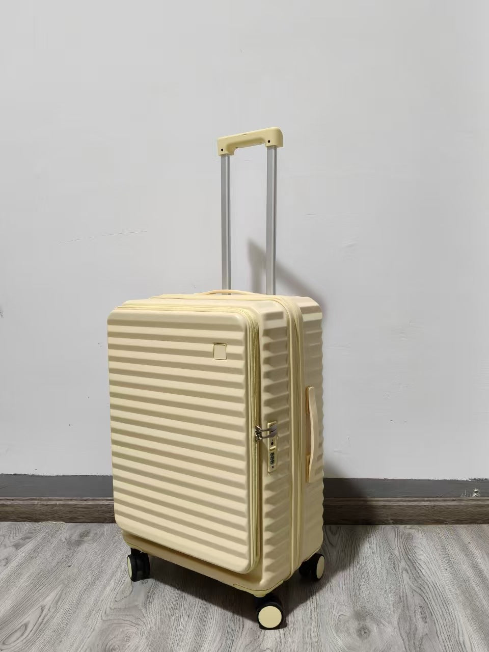 The opening expandable suitcase is multi-functional