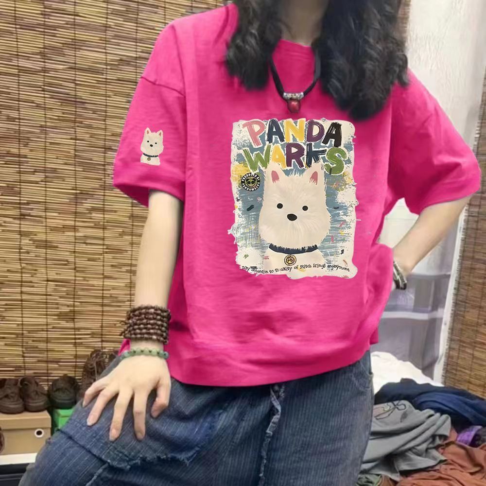 The pure cotton women's T-shirt is loose and slimming