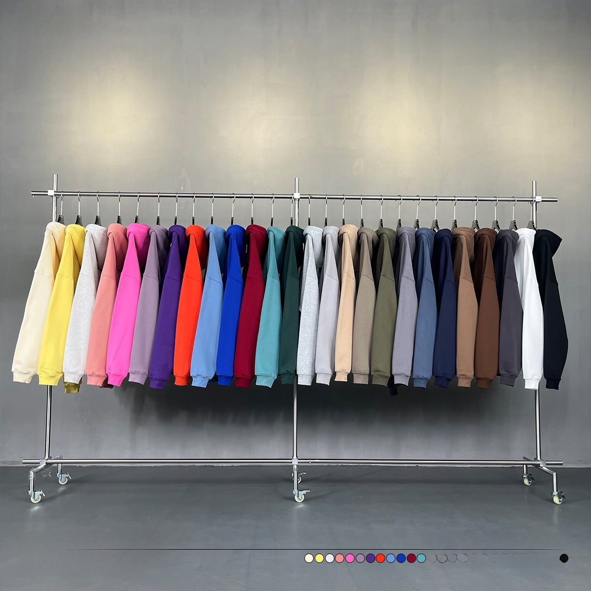 Thick-lined hooded sweatshirt