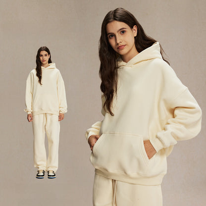 Thick-lined hooded sweatshirt