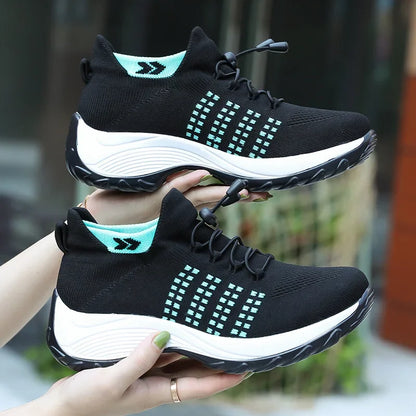 Thick-soled breathable sports shoes