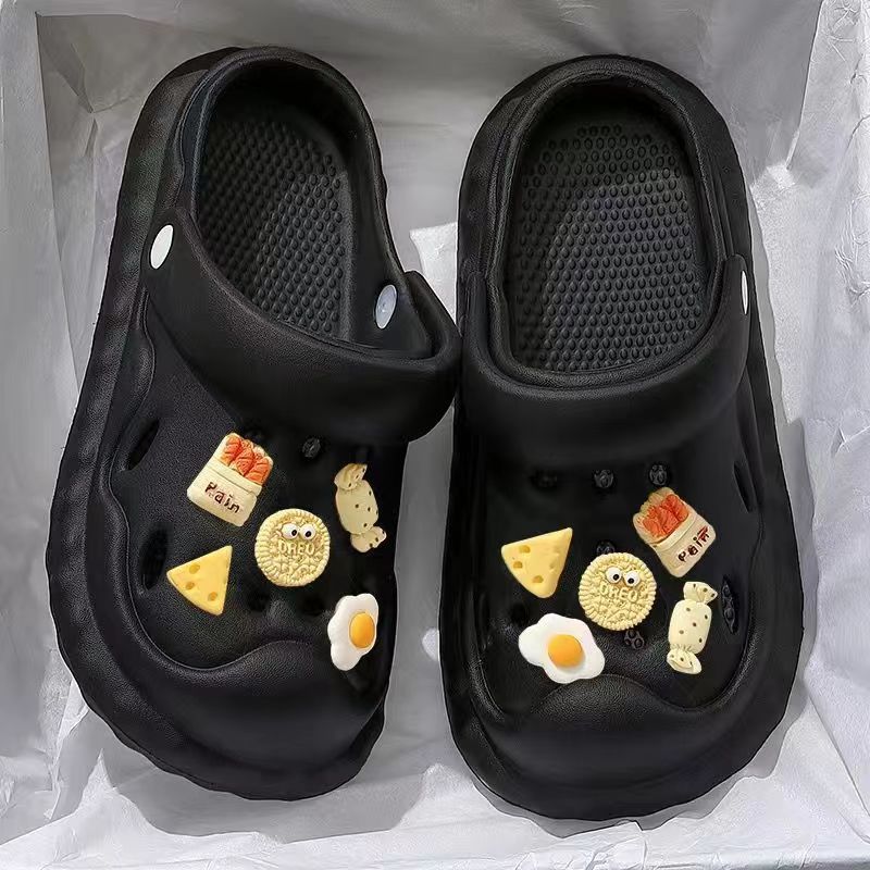 Thick-soled clogs can be worn outside