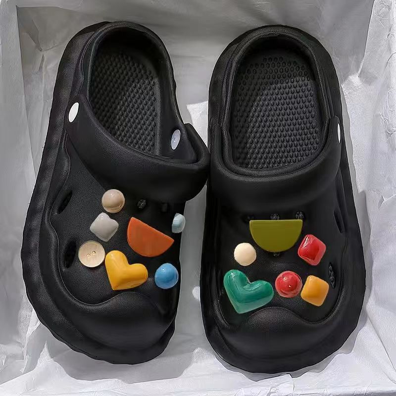 Thick-soled clogs can be worn outside