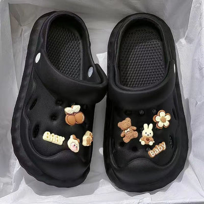 Thick-soled clogs can be worn outside